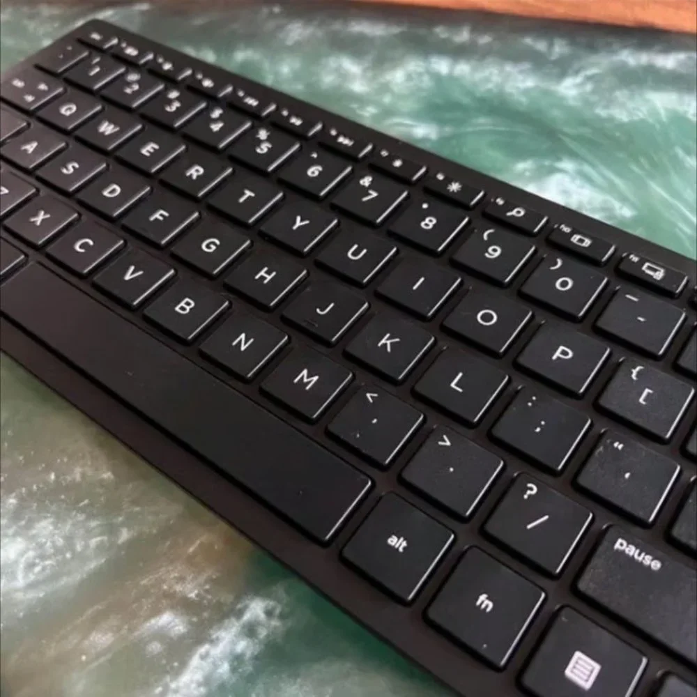 HP Lifestyle HSA-P003k PC Computer Wireless Bluetooth Black Keyboard